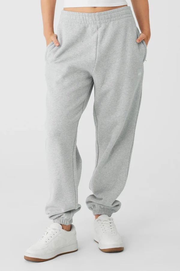 U5014R_02910_b1_s1_a1_1_m89_75159efc-bdbc-4967-8969-e4e661eb9308 Cuffed Renown Heavy Weight Sweatpant - Athletic Heather Grey