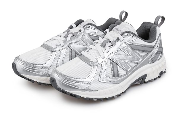 6ab5244441ee471494ec1b1ea919ce9a.jpg New Balance 410 Wide White Silver MT410KM5