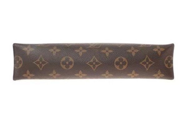 303abd6f047341f9a7b6b952e660983f.jpg LOUIS VUITTON Toiletry Pouch 26 Monogram Brown M47542