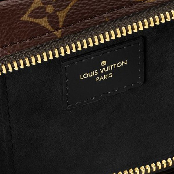 a5748a204e8b4b2ba45bbc40117c0f79.jpg LOUIS VUITTON Vanity Chain Pouch Monogram M47125